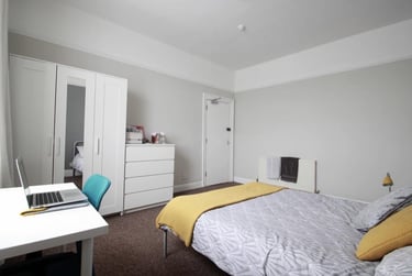 9 bed house, North Road East, North Hill, Plymouth, PL46AL - Image 4